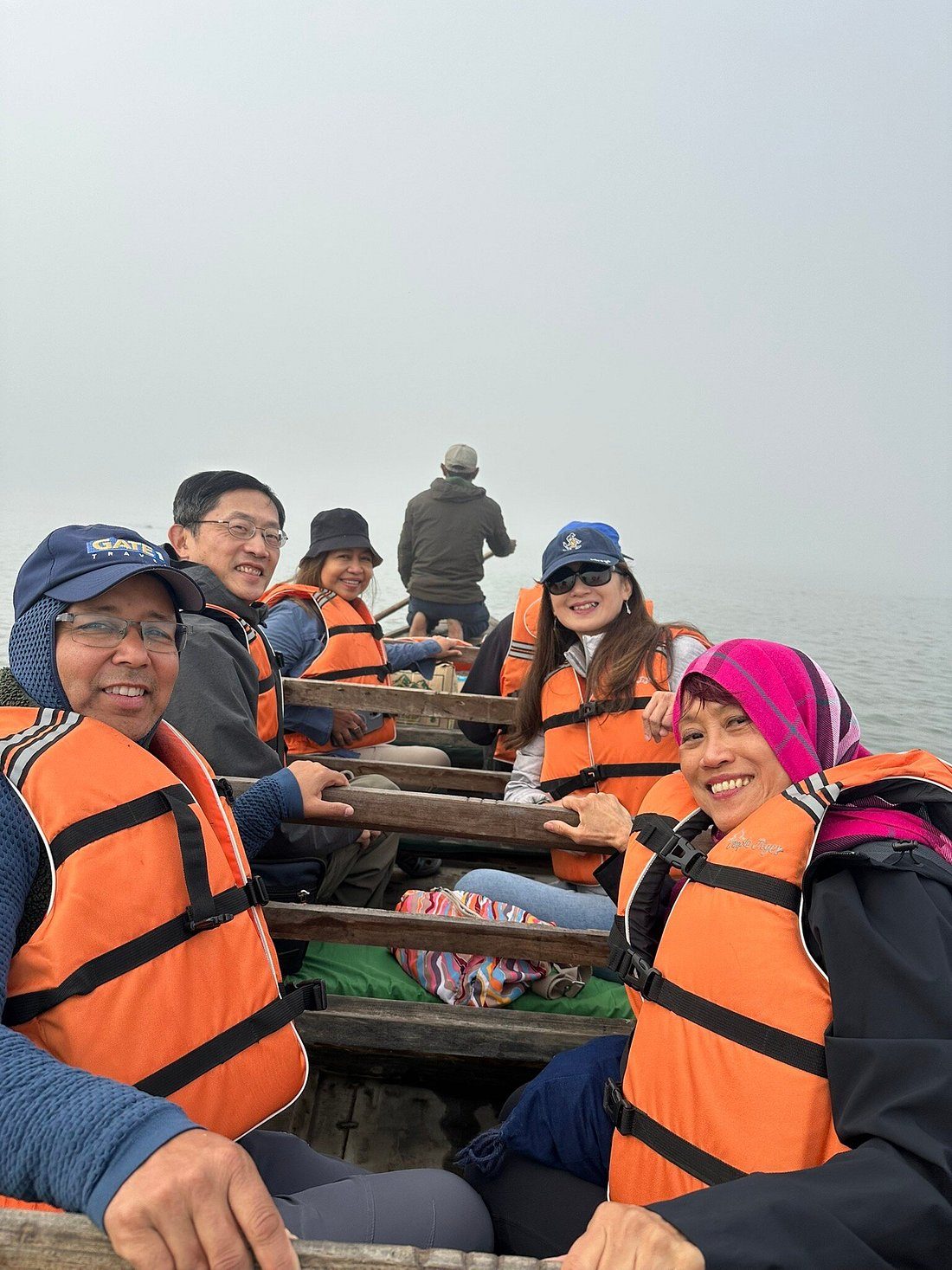 Guests on a dugout canoe safari on the Narayani